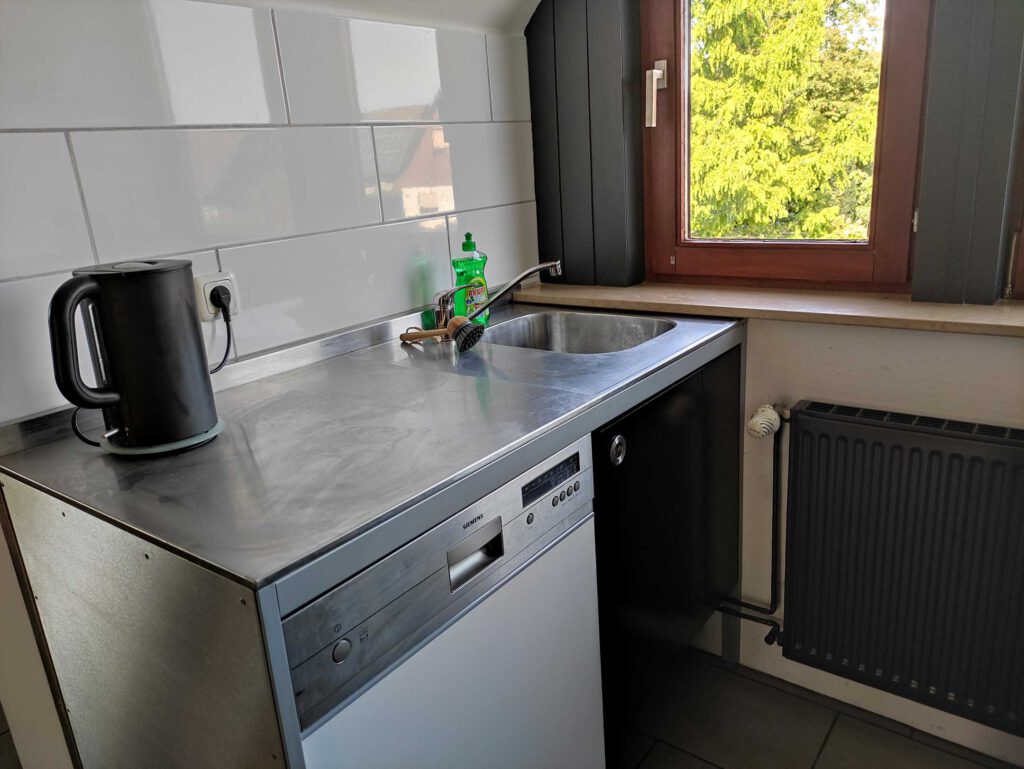 Spülmaschine in der Küche.